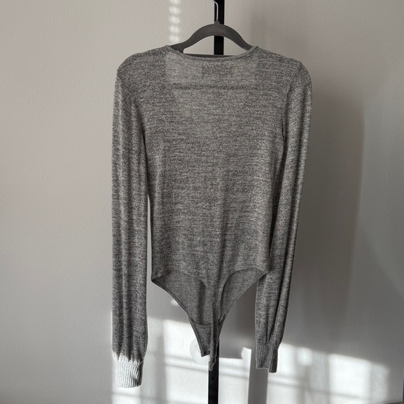 Abercrombie & Fitch Gray V-Neck Bodysuit Size XS - Picture 2 of 4